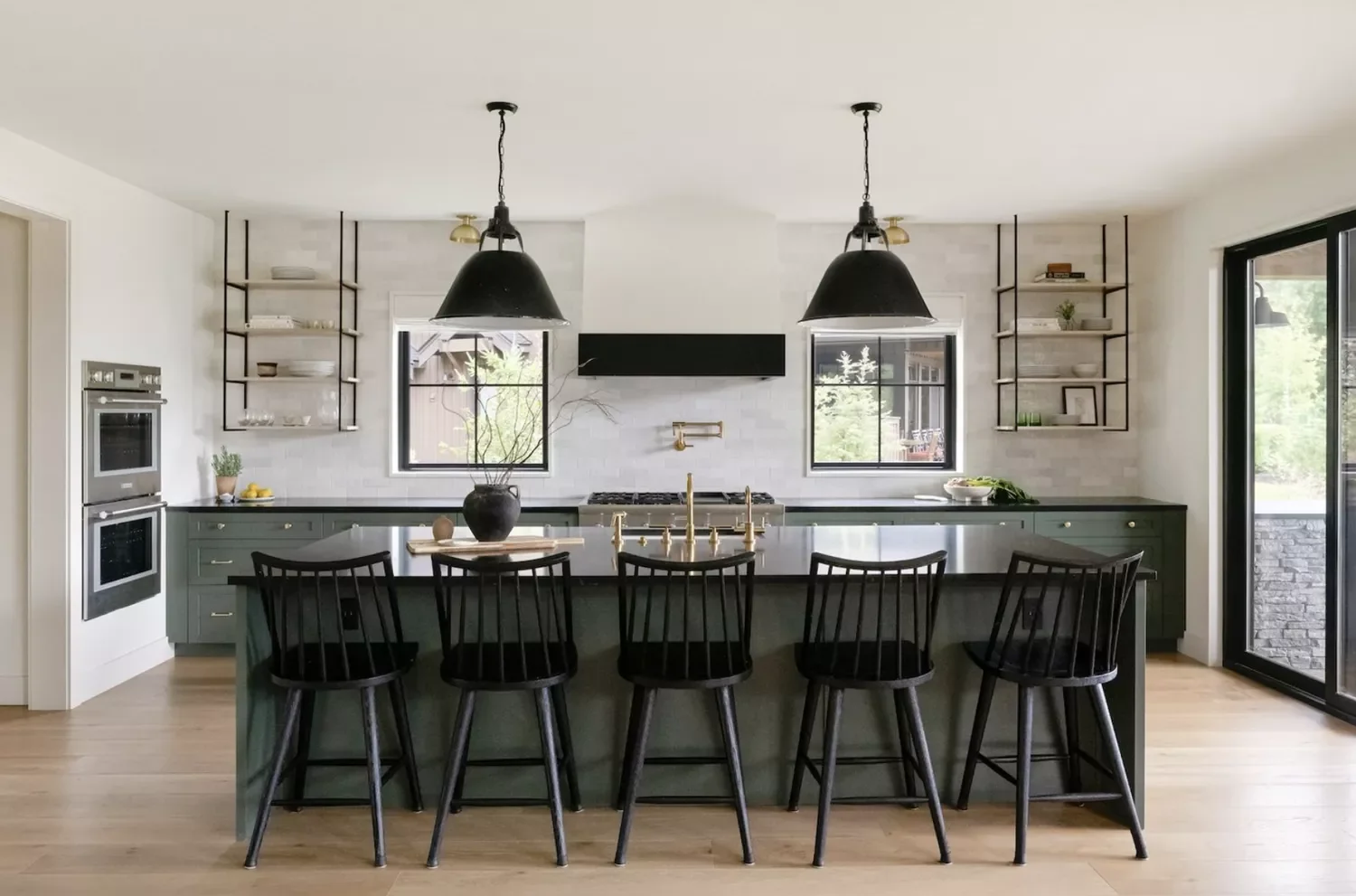 32 Modern Farmhouse Kitchen Ideas That'll Transform Your Cooking Space Keep It Airy in Modern Farmhouse Kitchen