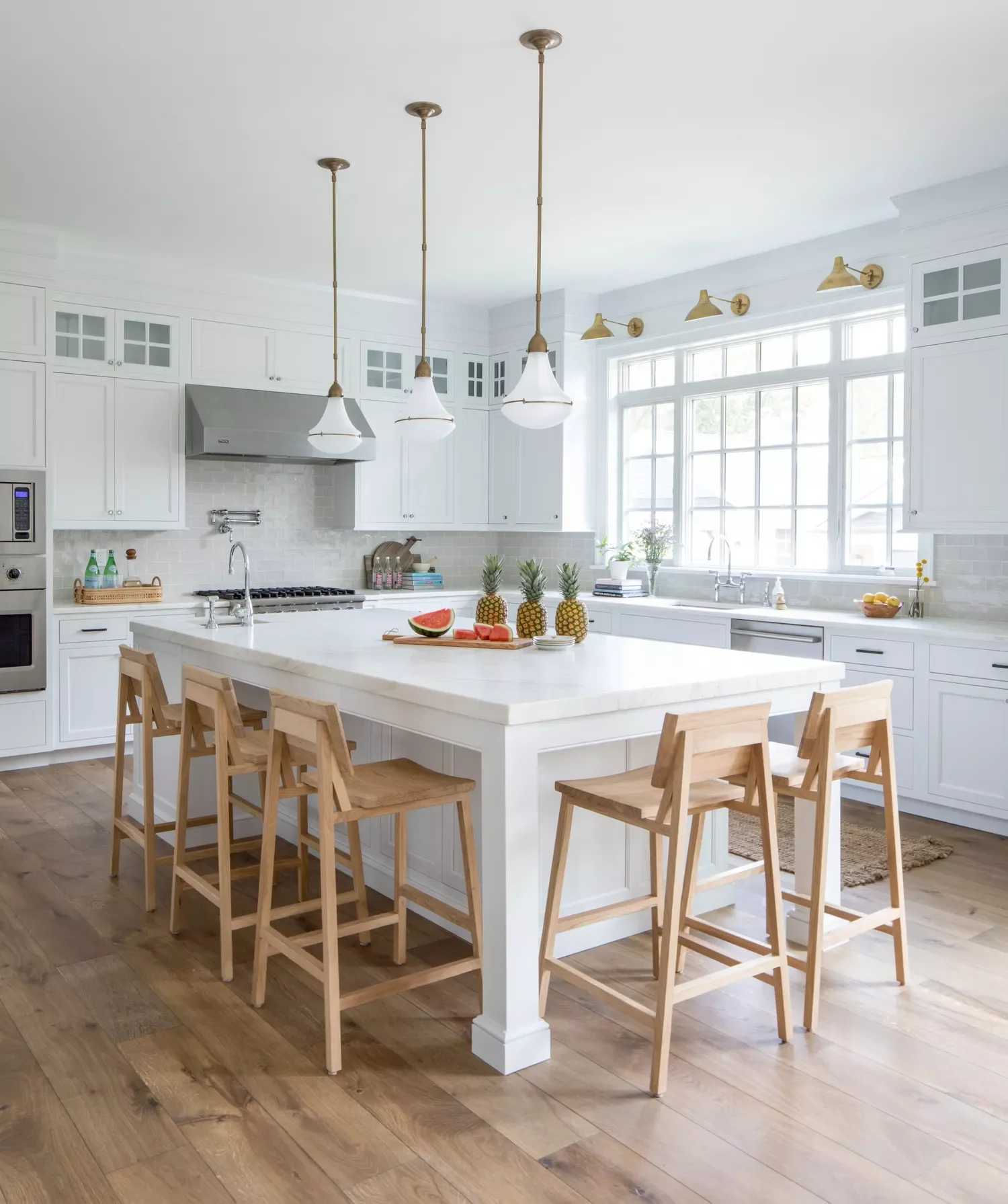 20 Beautiful Coastal Kitchen Designs That Will Transform Your Home 2 Keep It Airy