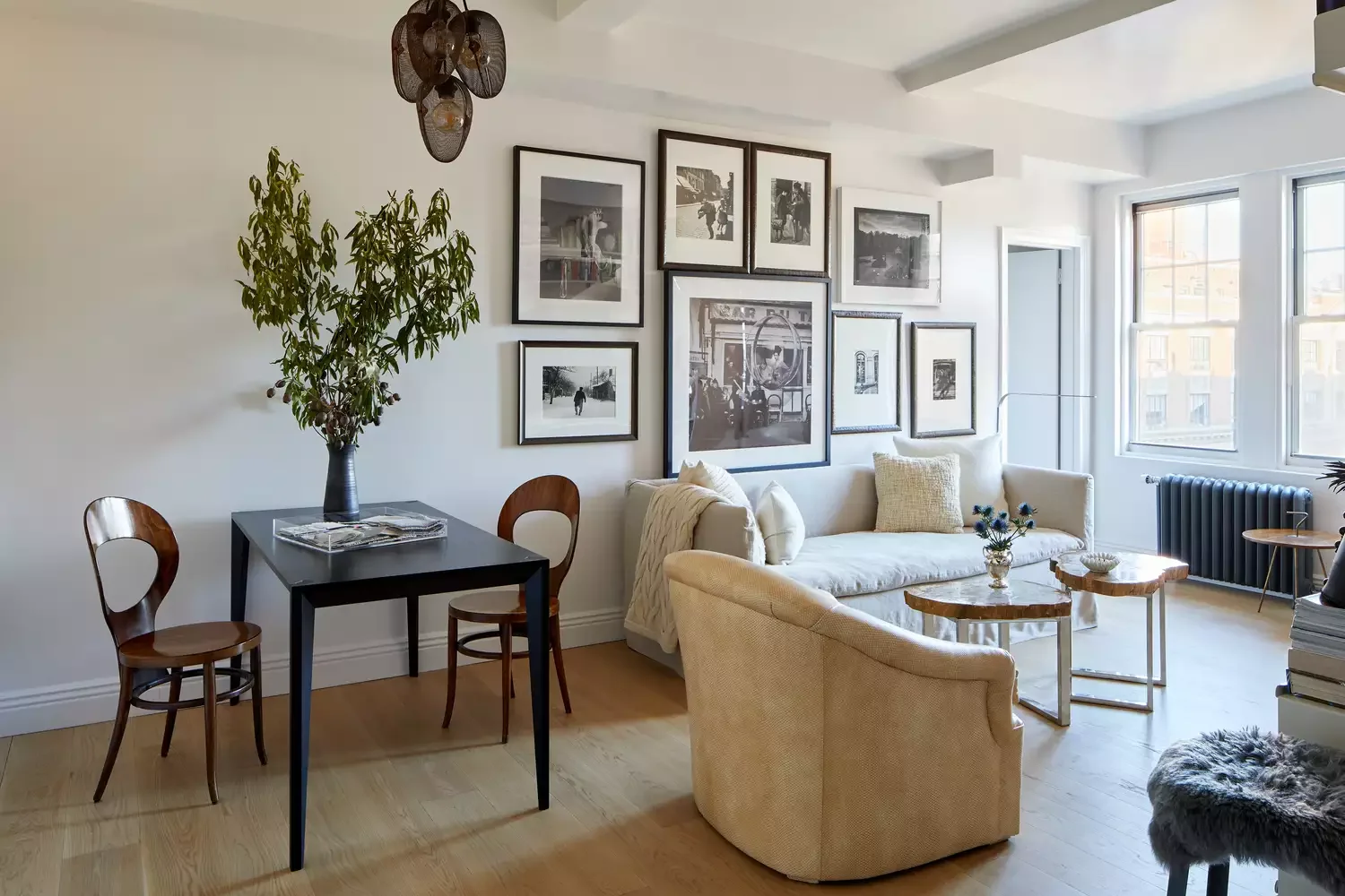 20 Brilliant Ways to Fit a Dining Table in Your Small Living Room 21 Keep It Close