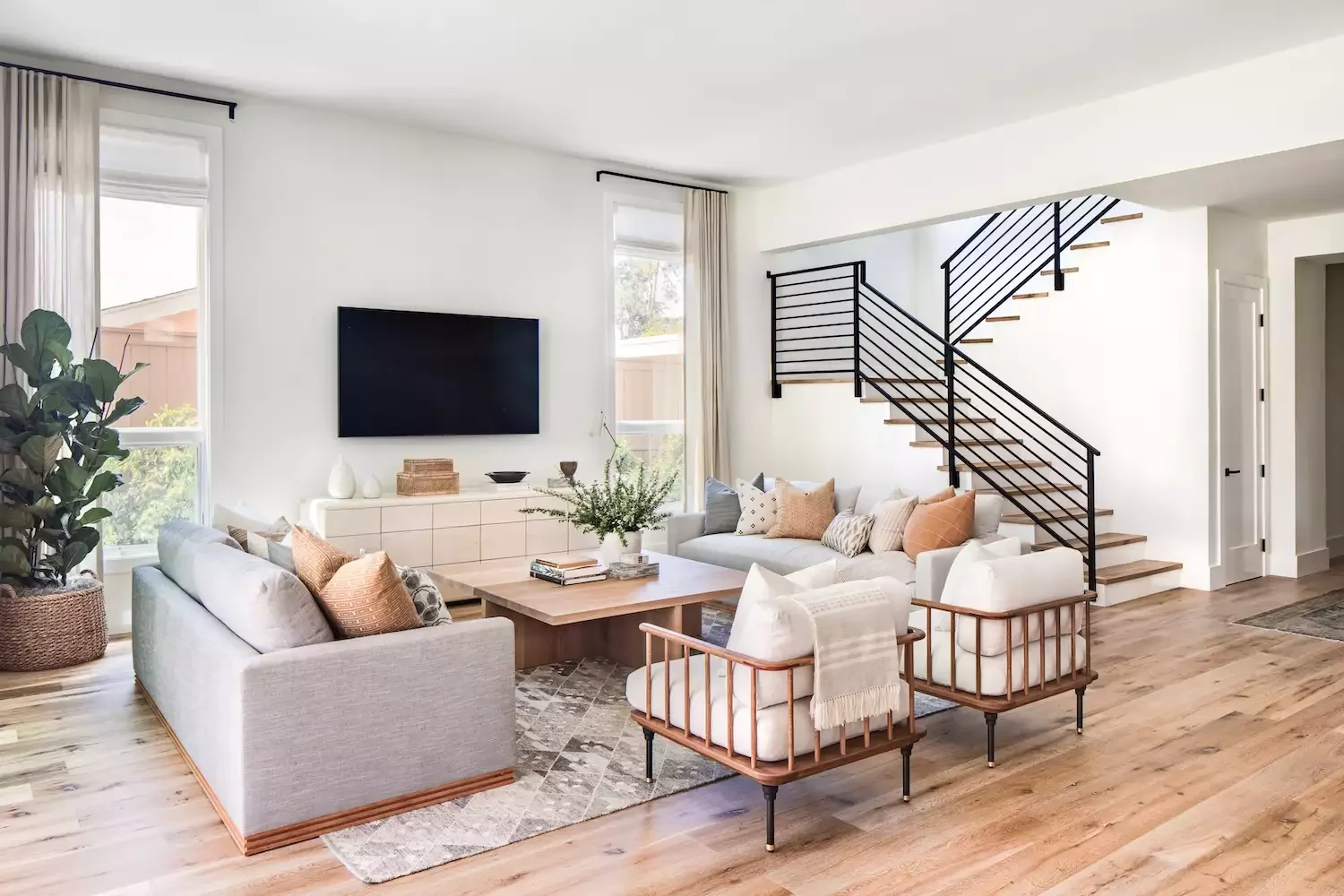42 Stylish TV Room Ideas That Balance Entertainment and Beautiful Design 40 Keep It Light