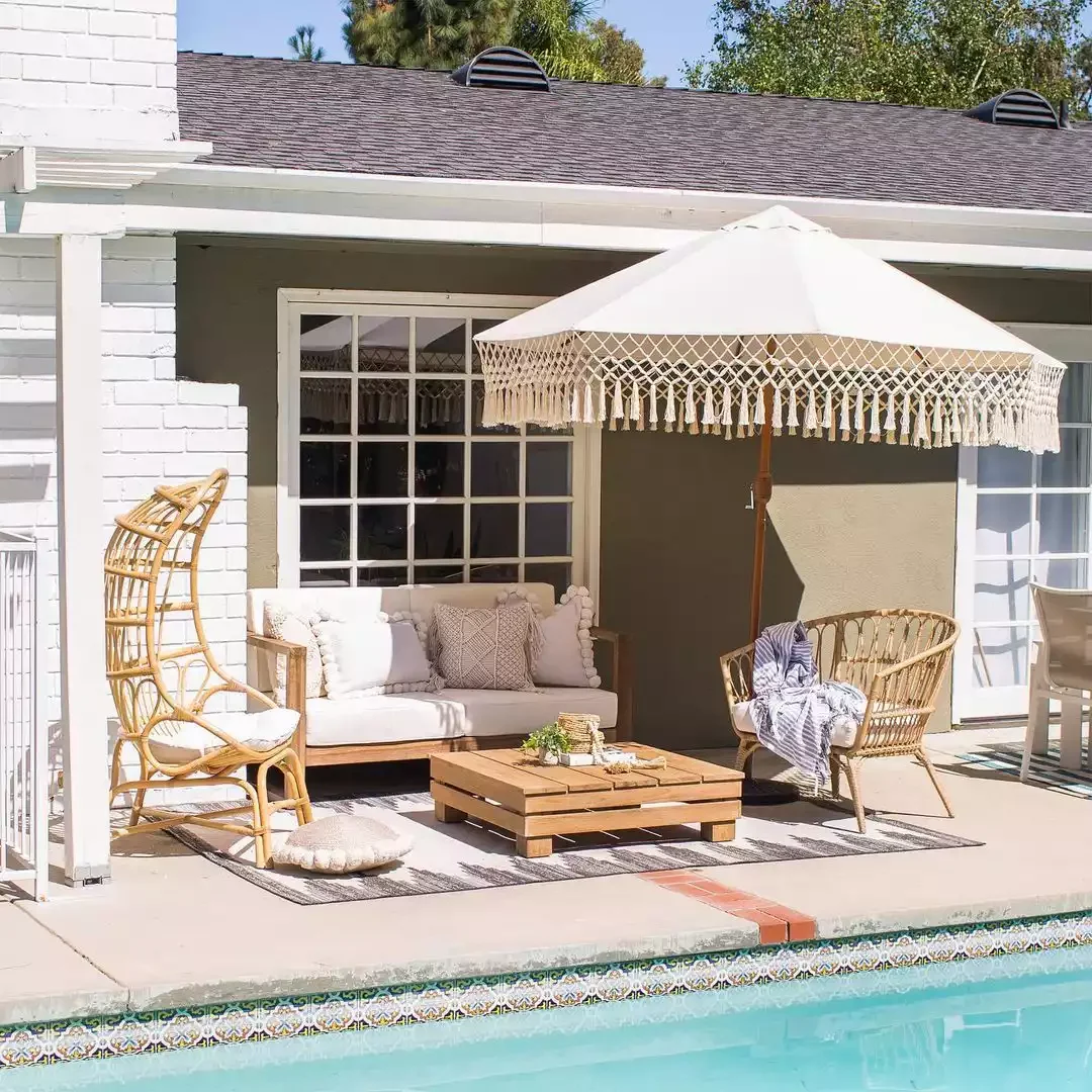 38 Stunning Pool Deck Designs for Your In-Ground and Above-Ground Swimming Pool 2 Keep It Narrow