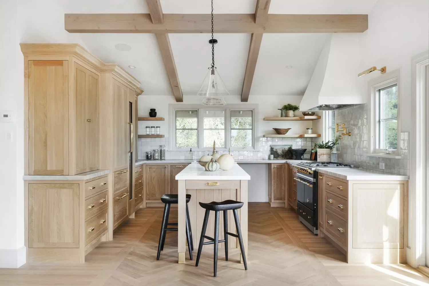 32 Modern Farmhouse Kitchen Ideas That'll Transform Your Cooking Space Keep It Neutral
