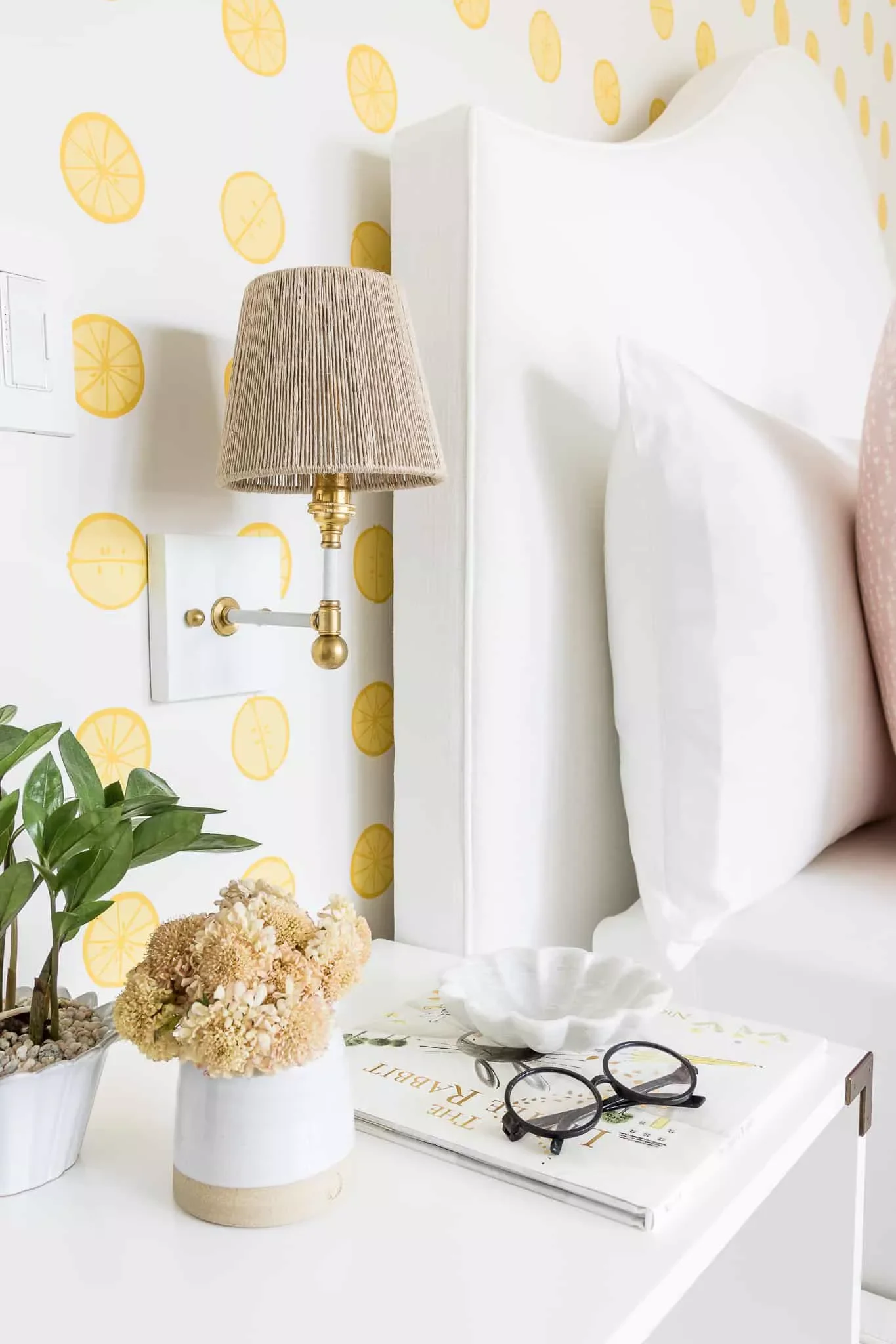 24 Sunny Yellow Bedroom Ideas to Brighten Your Space 21 Keep It Sharp