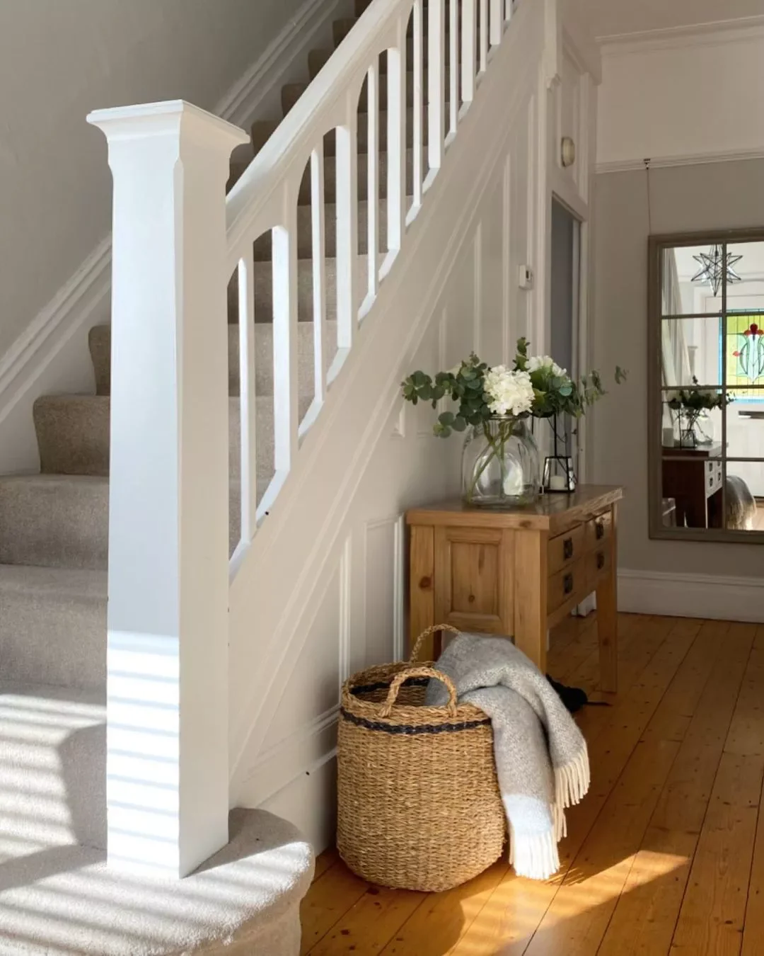 30 Beautiful Modern Farmhouse Entryway Ideas to Create a Stunning First Impression Keep It Simple