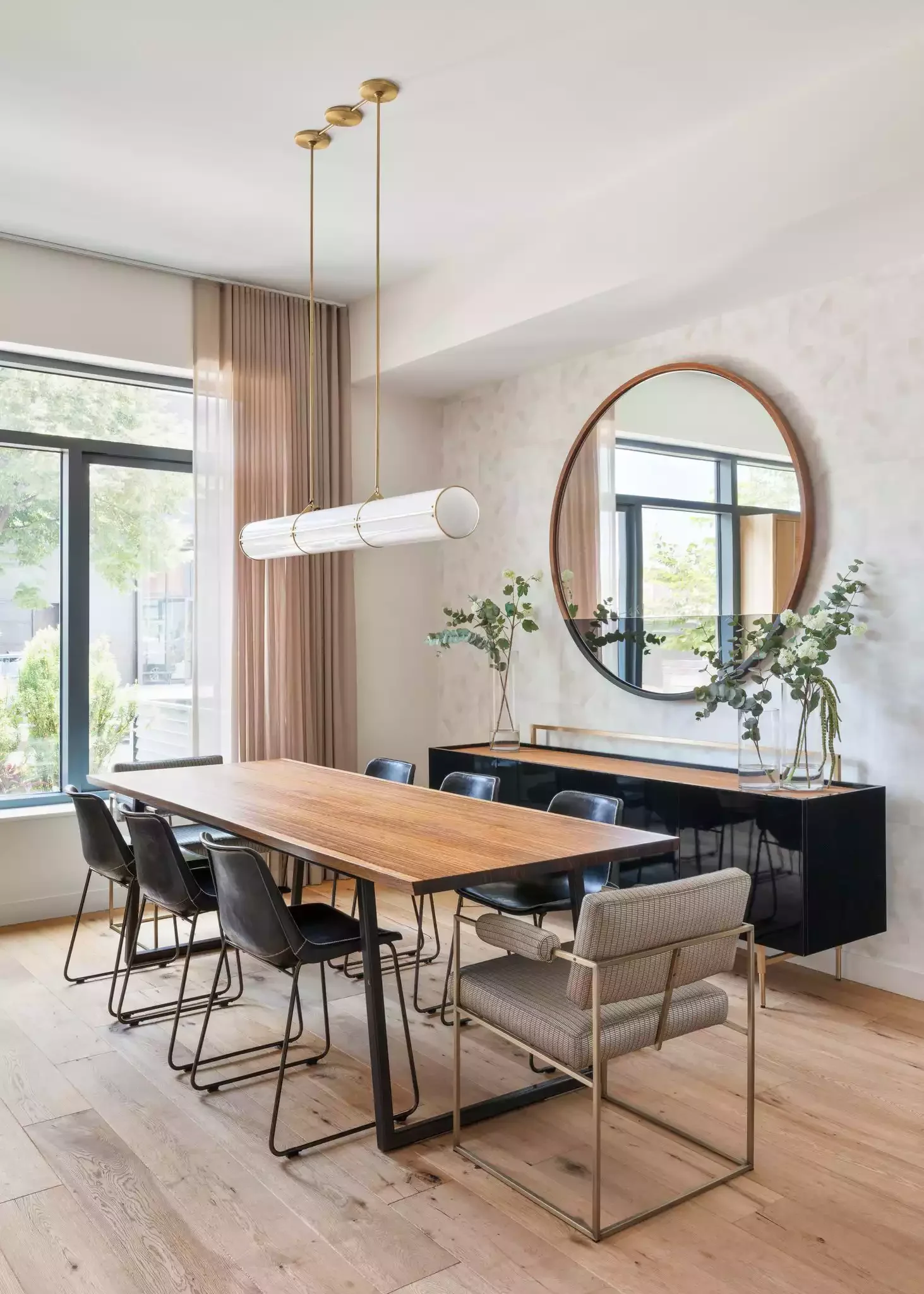 21 Stunning Dining Room Accent Wall Ideas That'll Transform Your Space Keep It Subtle