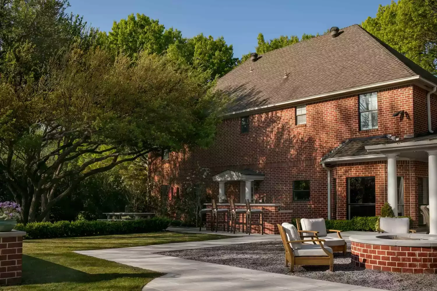20 Beautiful Brick Fire Pit Designs to Transform Your Outdoor Space 9 Keep It Traditional