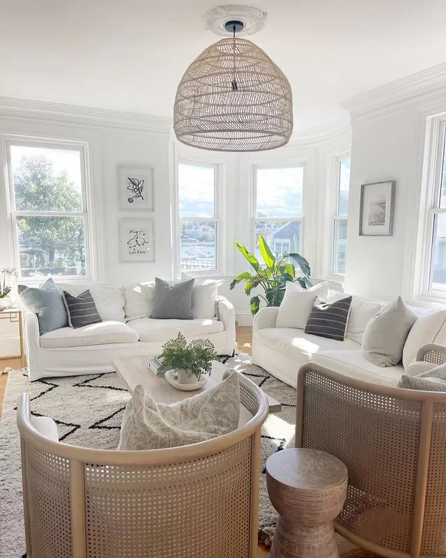 21 Stunning Bay Window Ideas That Will Transform Your Living Room 21 Keep Things Clear
