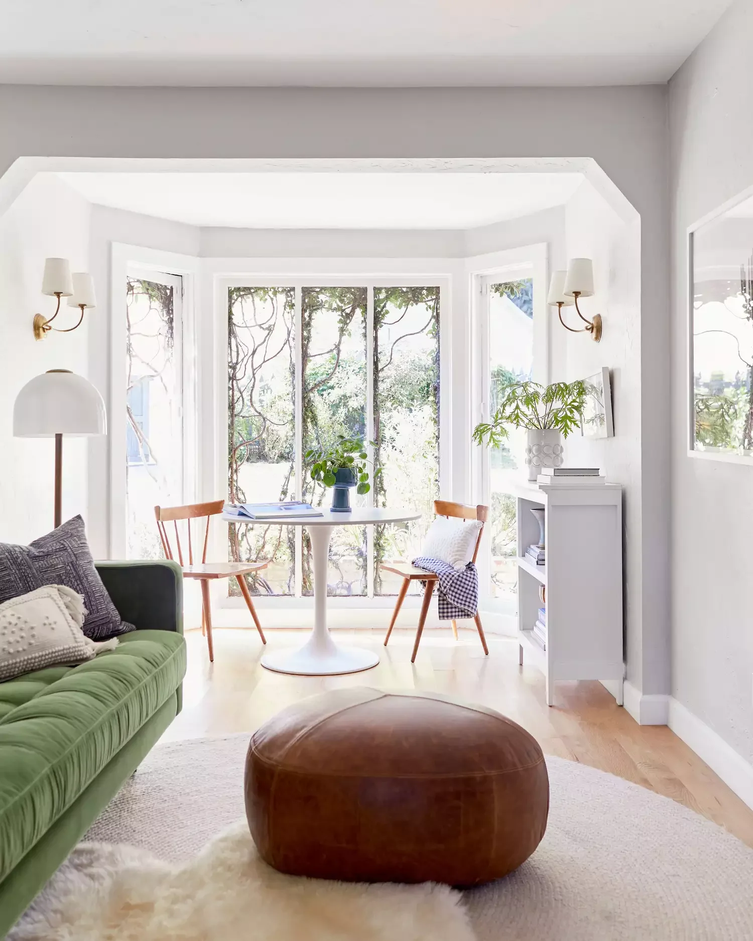 45 Brilliant Bay Window Ideas That Will Transform Your Home 20 Keep Windows Bare