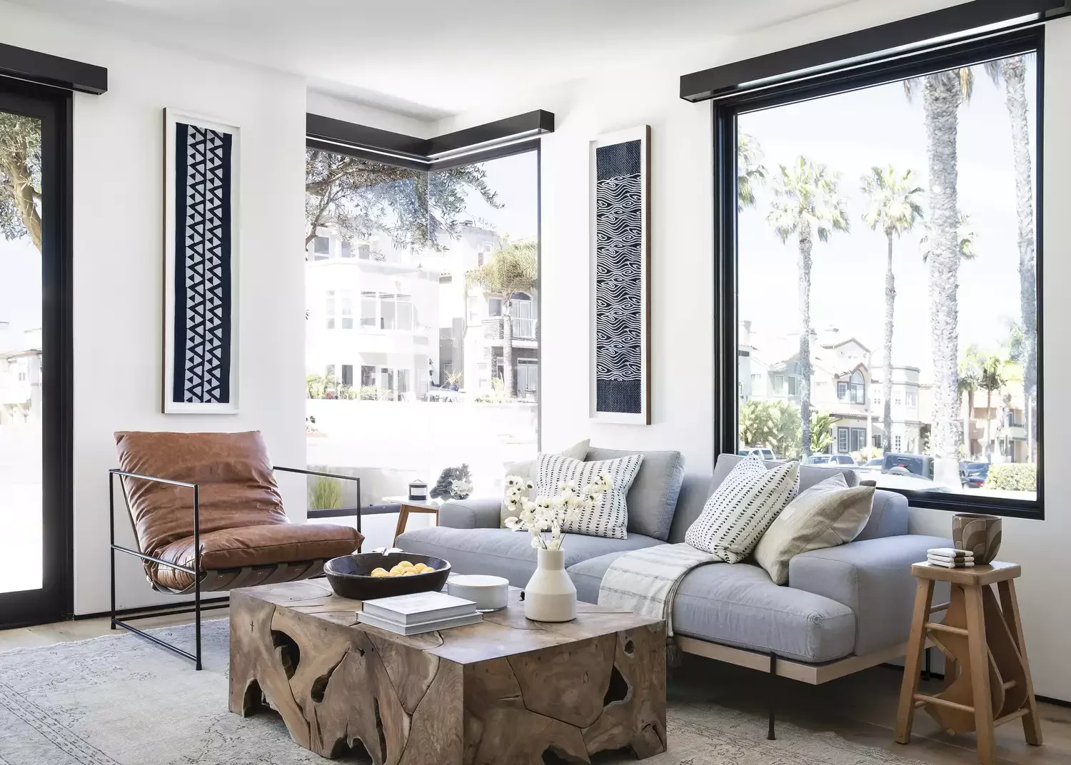 68 Stunning Contemporary Living Room Ideas That Will Transform Your Space 49 Keep Windows Bare