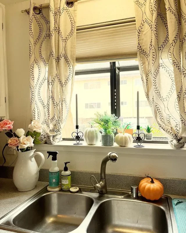 20 Beautiful Kitchen Curtain Ideas That Will Transform Your Space Keep it Casual