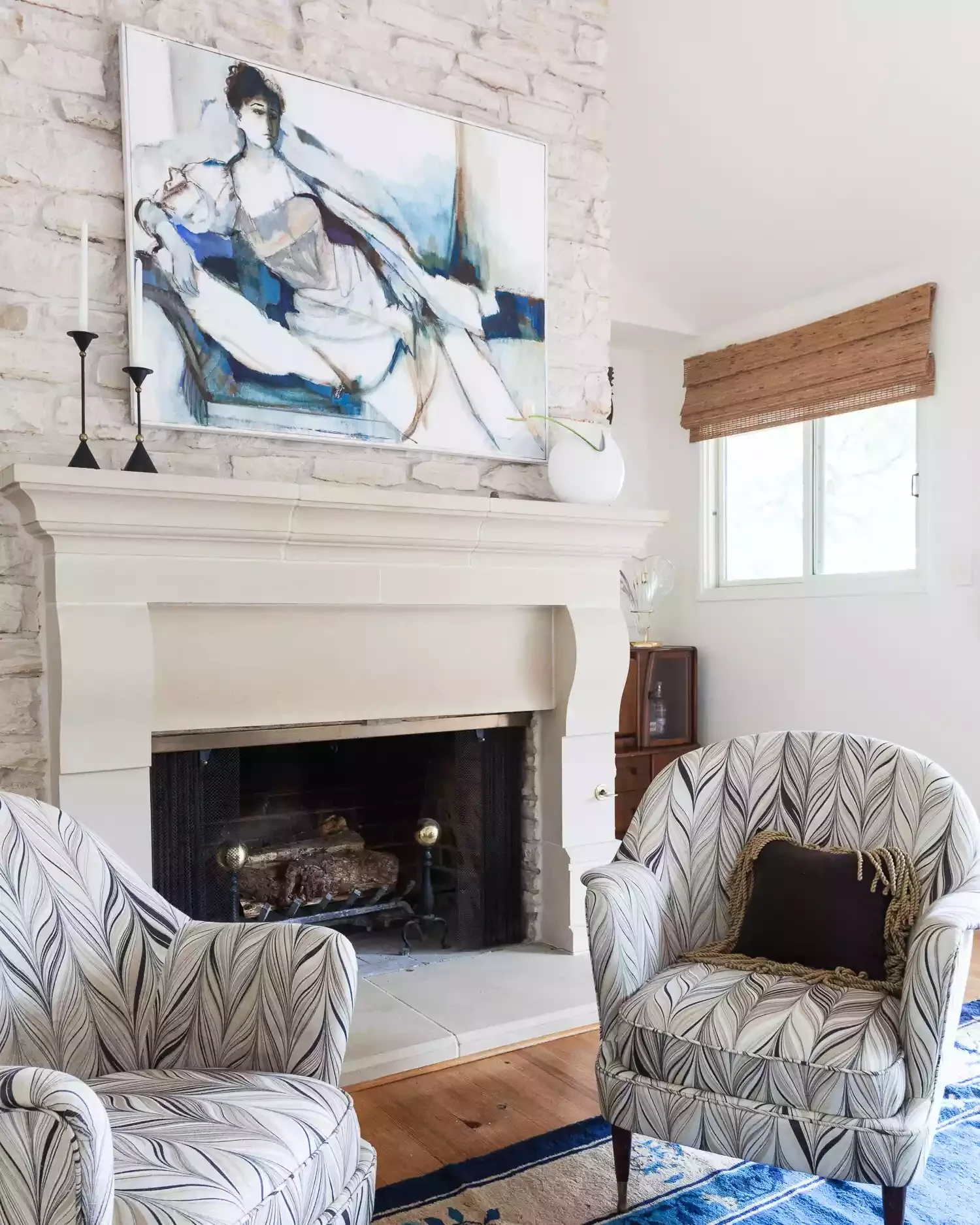 20 Brilliant Ways to Decorate Your Home with Candles 17 Keep it Simple and Classic on the Mantel