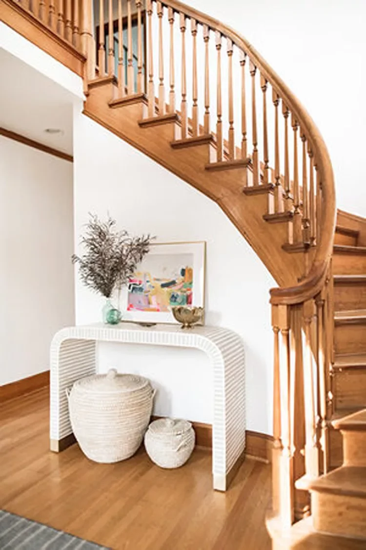32 Staircase Design Ideas That Transformed Homes This Year Keep it Traditional