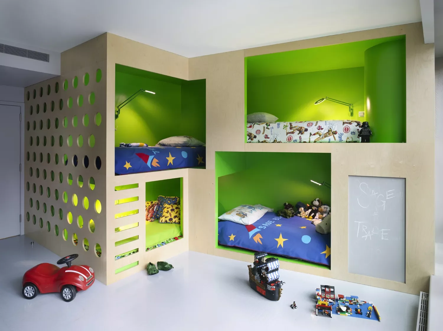 25 Amazing Bunk Room Designs That Work for Every Age 21 Kids Bunk Room