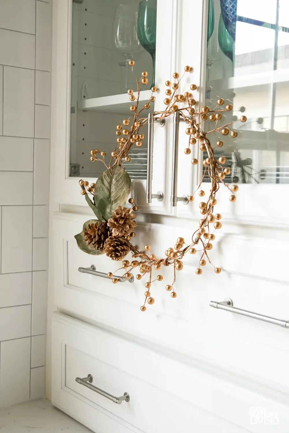 75 Stunning DIY Holiday Wreath Ideas to Transform Every Space in Your Home 60 Kitchen Cabinet Wreath