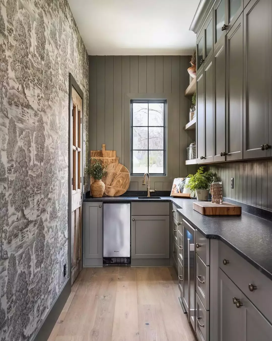 36 Kitchen Pantry Ideas That Look Amazing Kitchen Pantry Wallpaper
