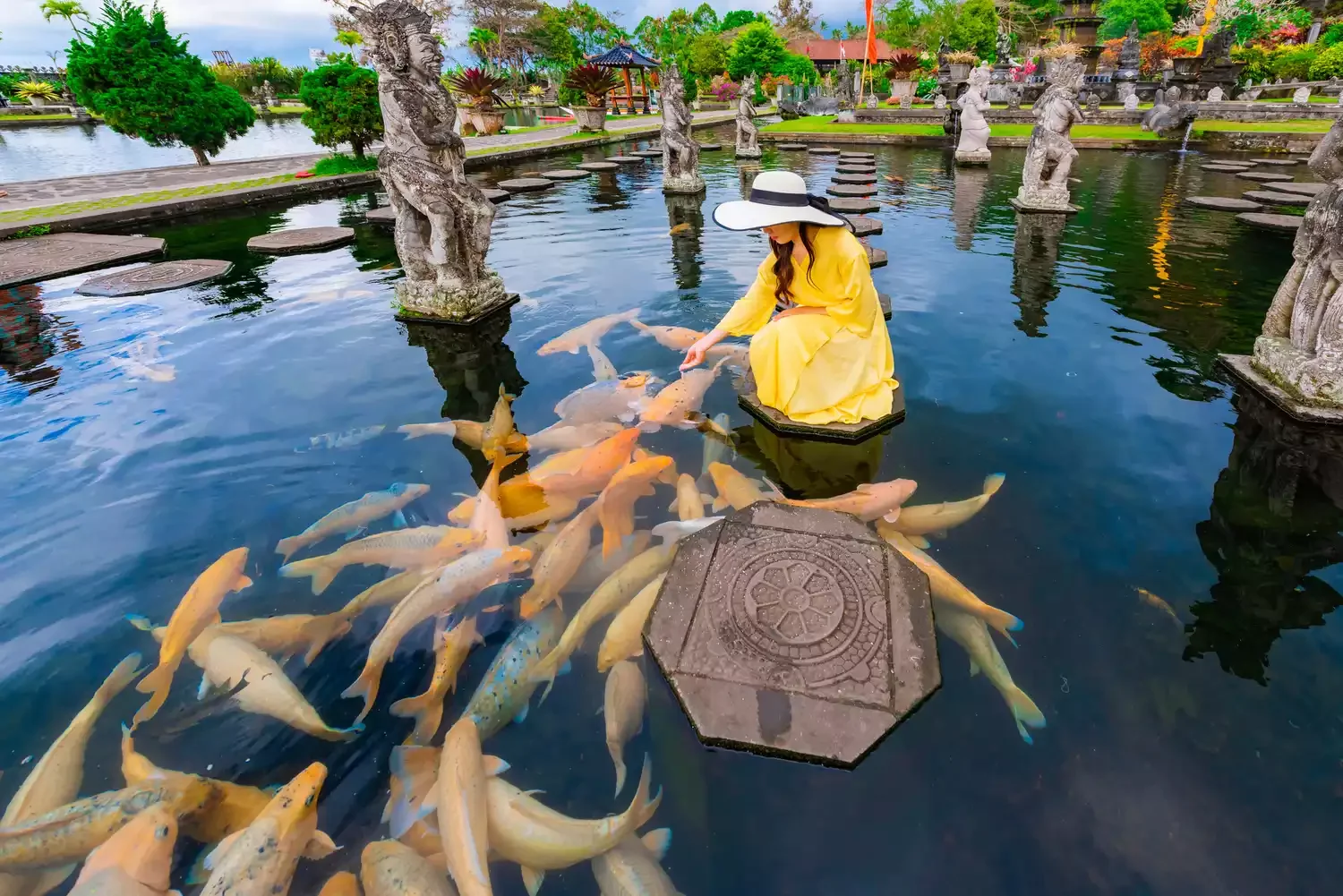 24 Beautiful Koi Pond Designs to Transform Your Outdoor Space Koi Pond Sculptures