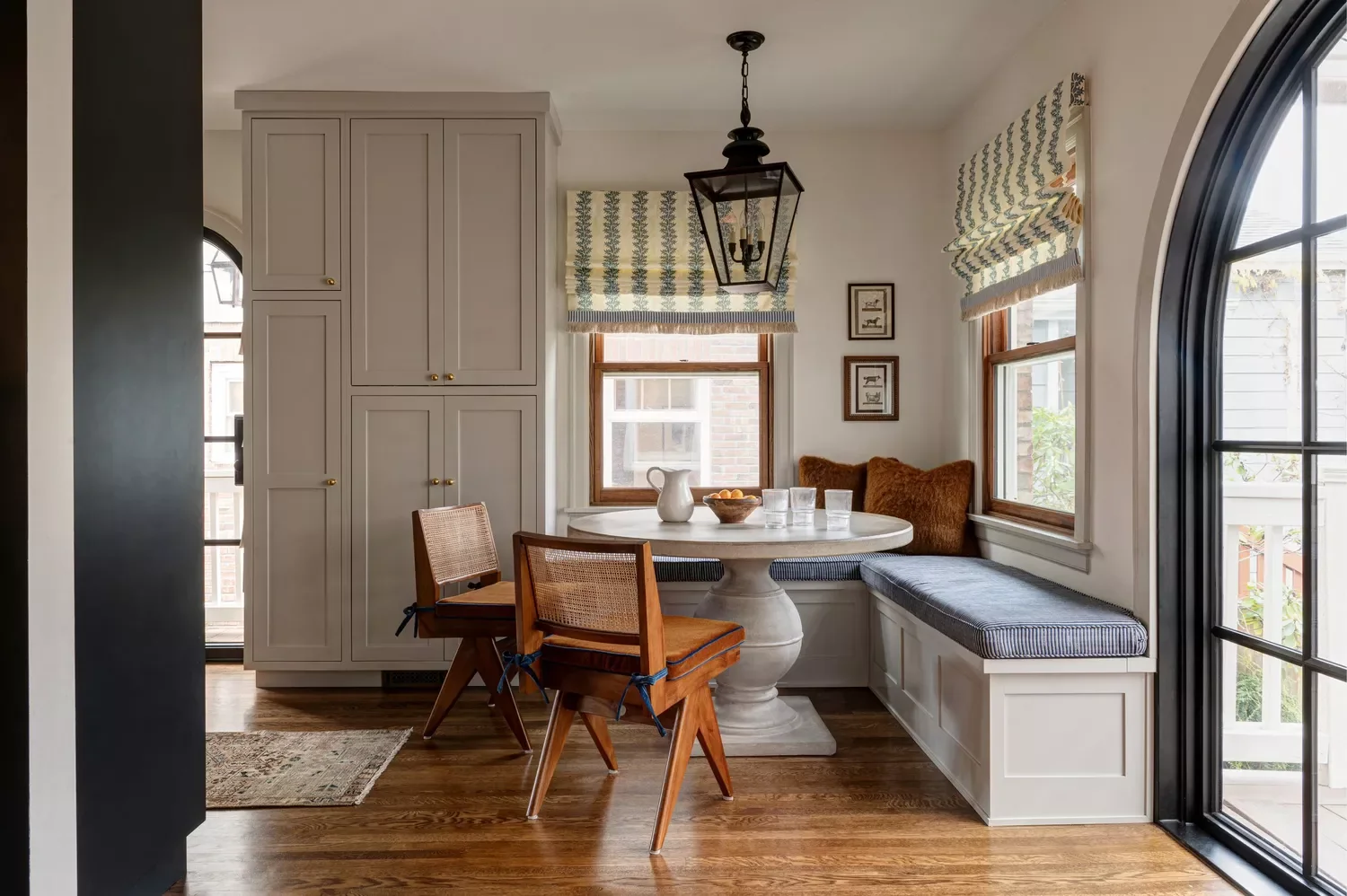 12 Smart Designer Strategies to Make Your Dining Room Look Spacious and Bright L-Shaped Dining Corner