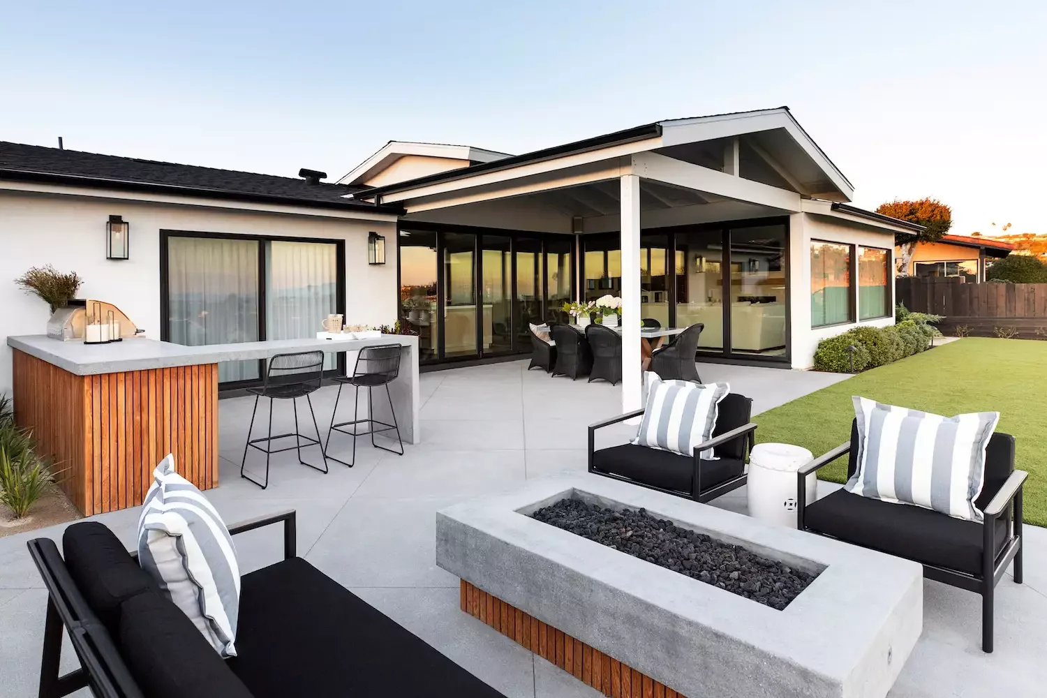 57 Stunning Backyard Transformation Ideas to Create Your Perfect Outdoor Retreat L-Shaped Patio