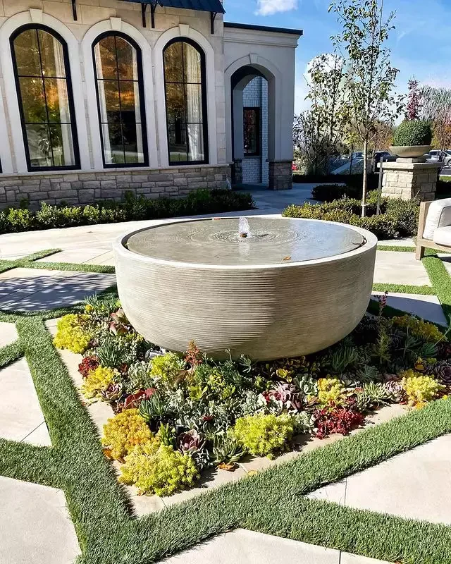 Large Water Bowl Feature