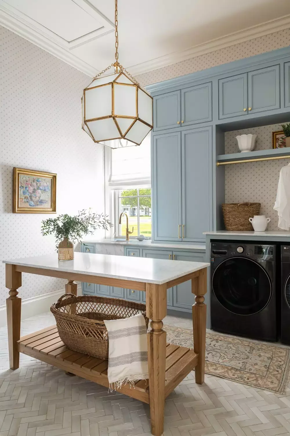 42 Brilliant Laundry Room Organization Solutions to Try This Season Laundry Room Island Shelves