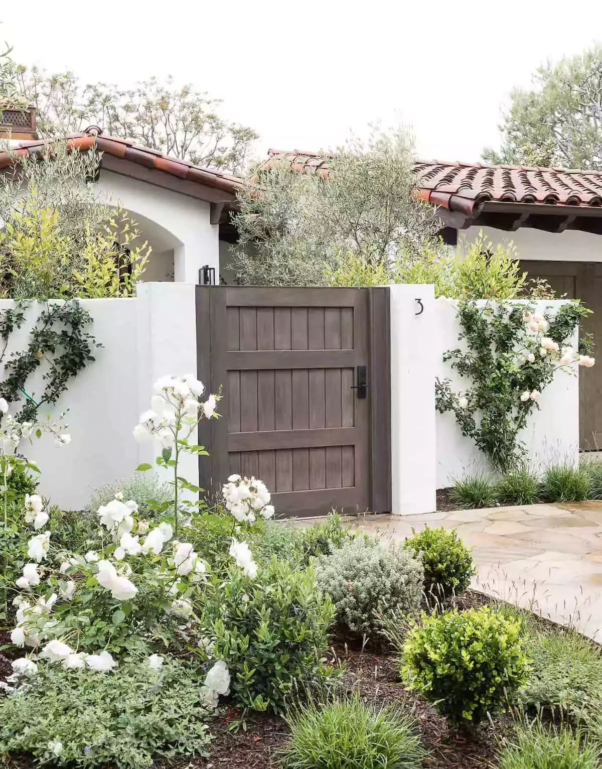 82 Stunning Front Yard Landscaping Ideas to Transform Your Home's Curb Appeal This Spring Lawn-Free Front Yard
