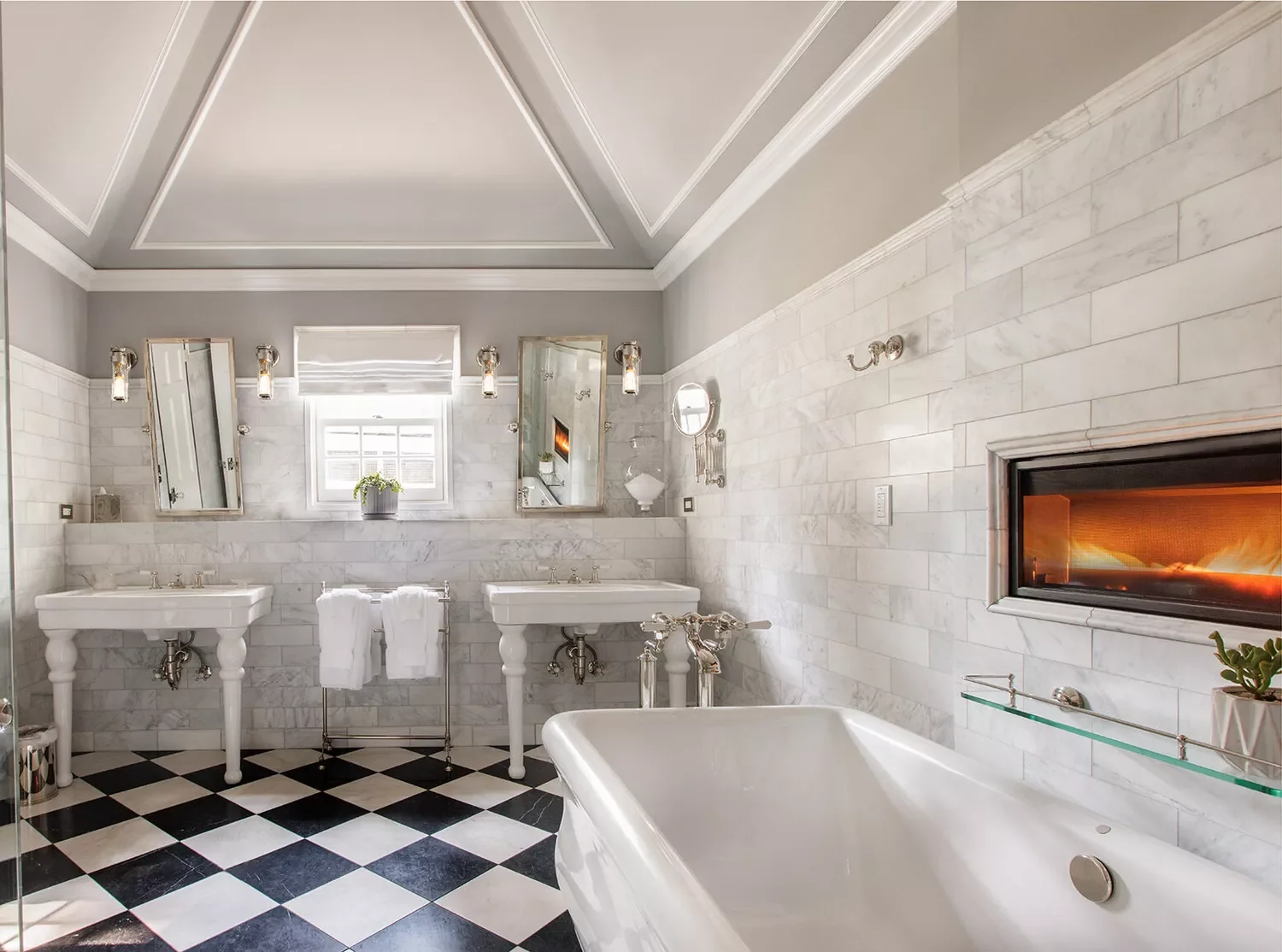 30 Rustic Bathroom Ideas That'll Give You Serious Country Cottage Vibes 4 Lay Checkerboard Flooring