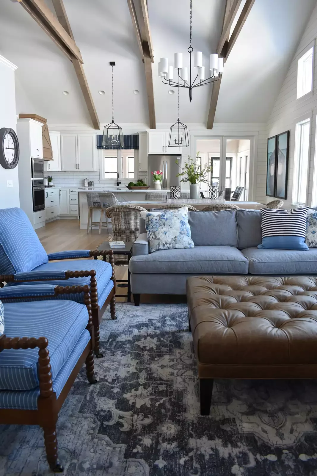 34 Classic Living Room Ideas That Never Go Out of Style Lay Down a Patterned Rug
