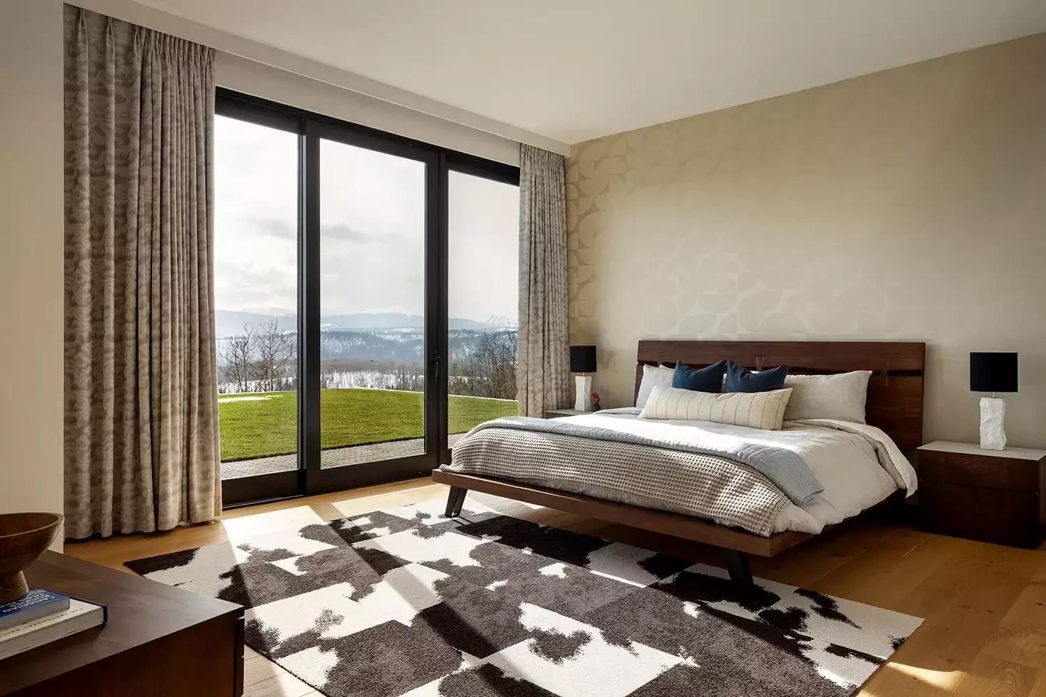32 Stunning Black and White Bedroom Ideas That Will Transform Your Space 31 Lay Down a Rug