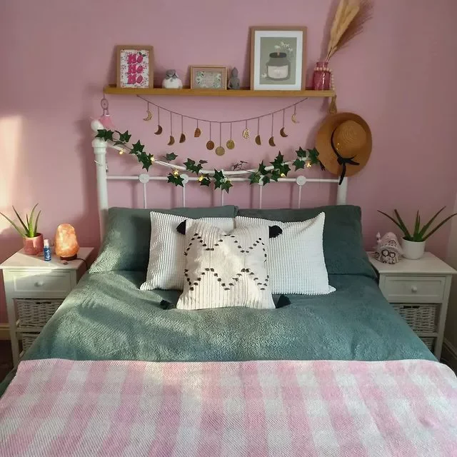 37 Beautiful Aesthetic Bedroom Ideas to Transform Your Space 30 Layer Garlands Above the Bed