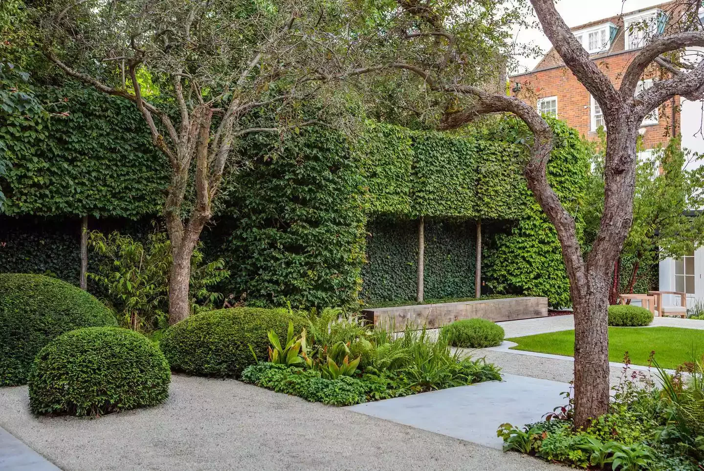 24 Creative DIY Fence Projects to Transform Your Outdoor Privacy Layer Greenery