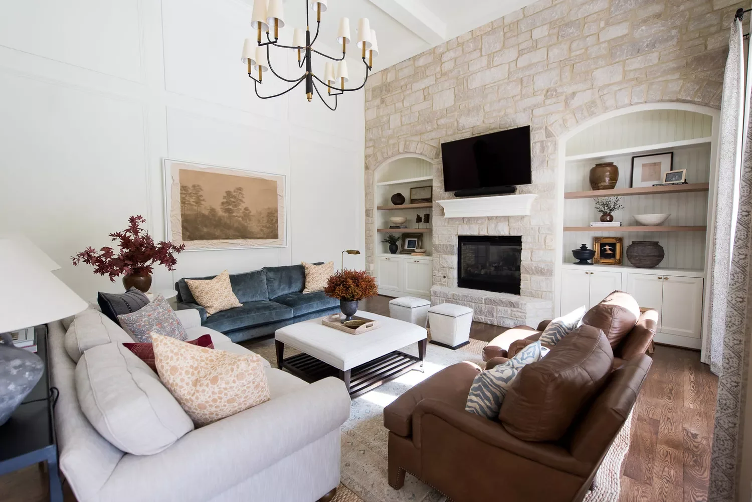 22 Stunning Ceiling Light Ideas That Will Transform Your Living Room 18 Layer Light With a Tiered Chandelier