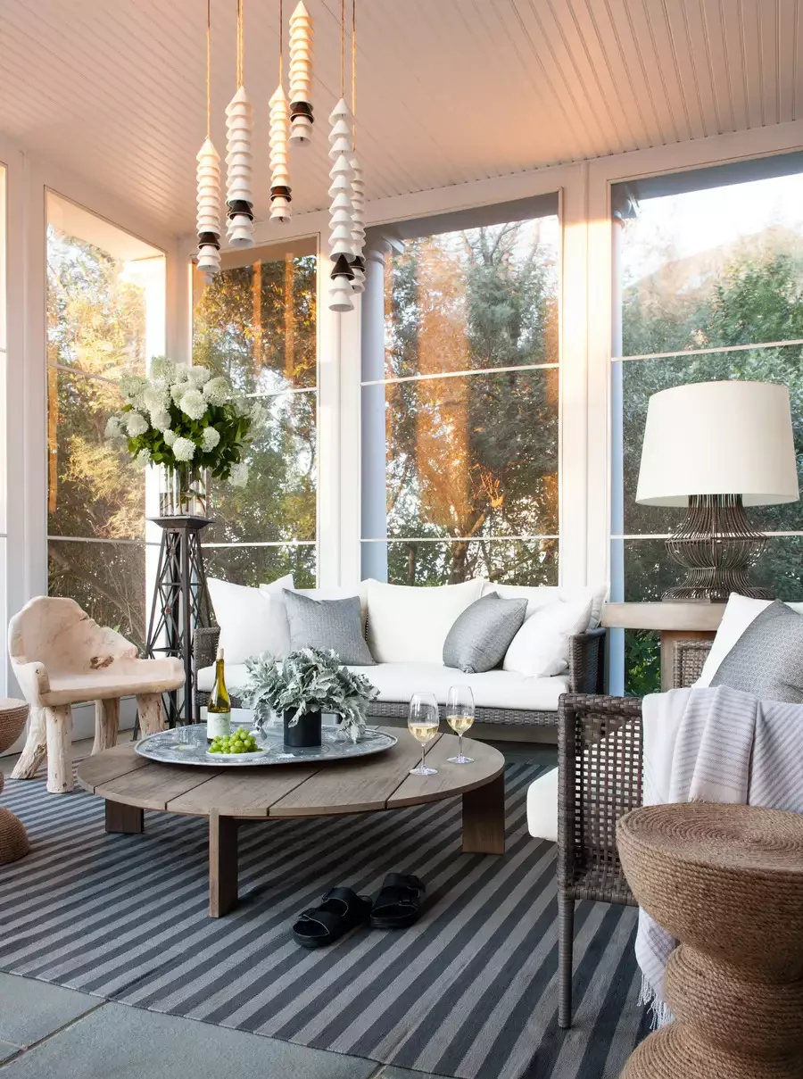 24 Stunning Modern Screened Porch Ideas to Transform Your Outdoor Living Space 5 Layer Lighting Sources