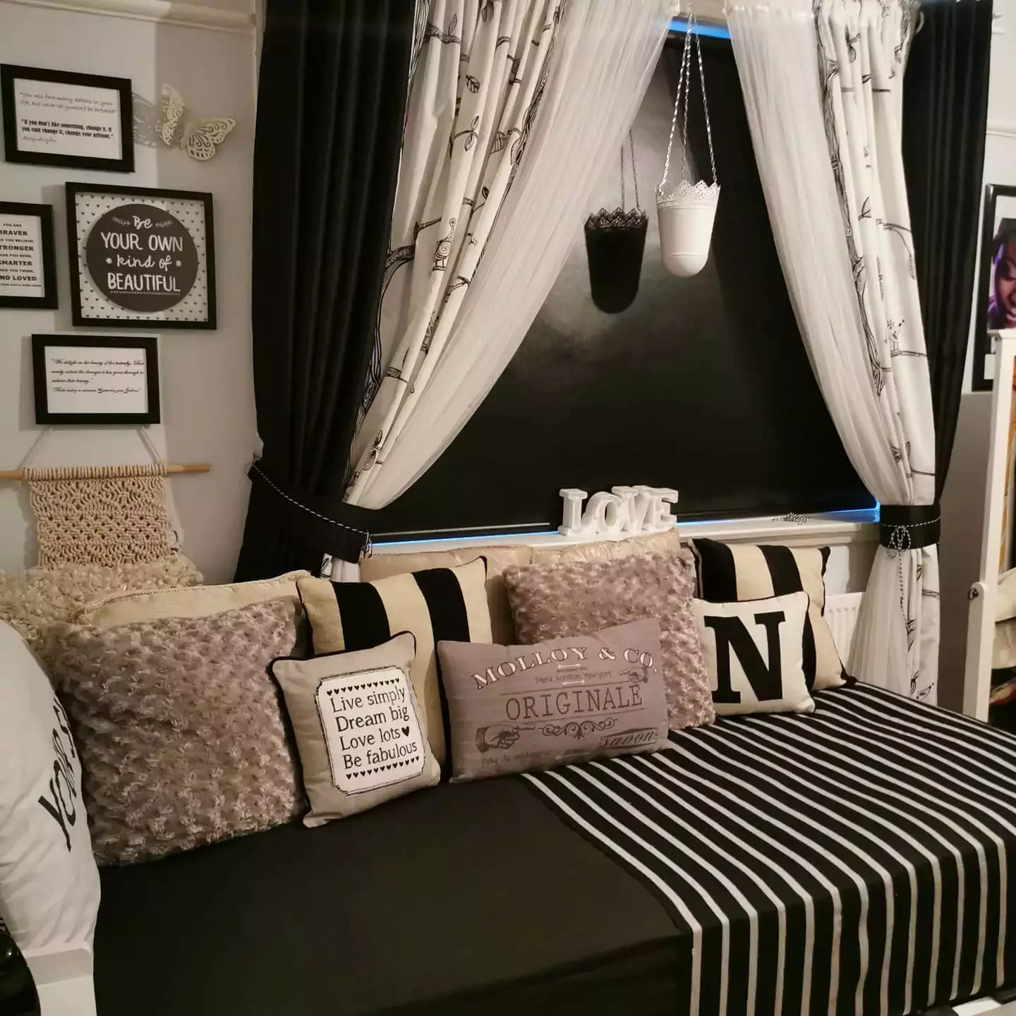 32 Stunning Black and White Bedroom Ideas That Will Transform Your Space 15 Layer Like a Pro