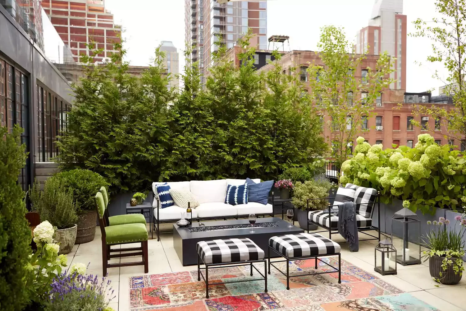 50 Creative Ways to Add Privacy to Your Patio Space 39 Layer Mixed Height Plants