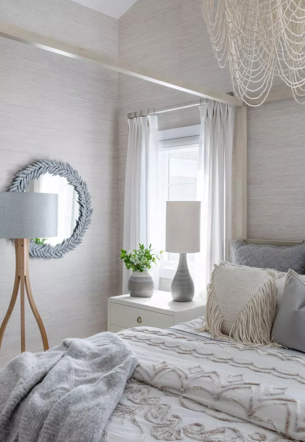 37 Ways to Create the Perfect Guest Bedroom Your Visitors Will Never Want to Leave 8 Layer Soft Textures