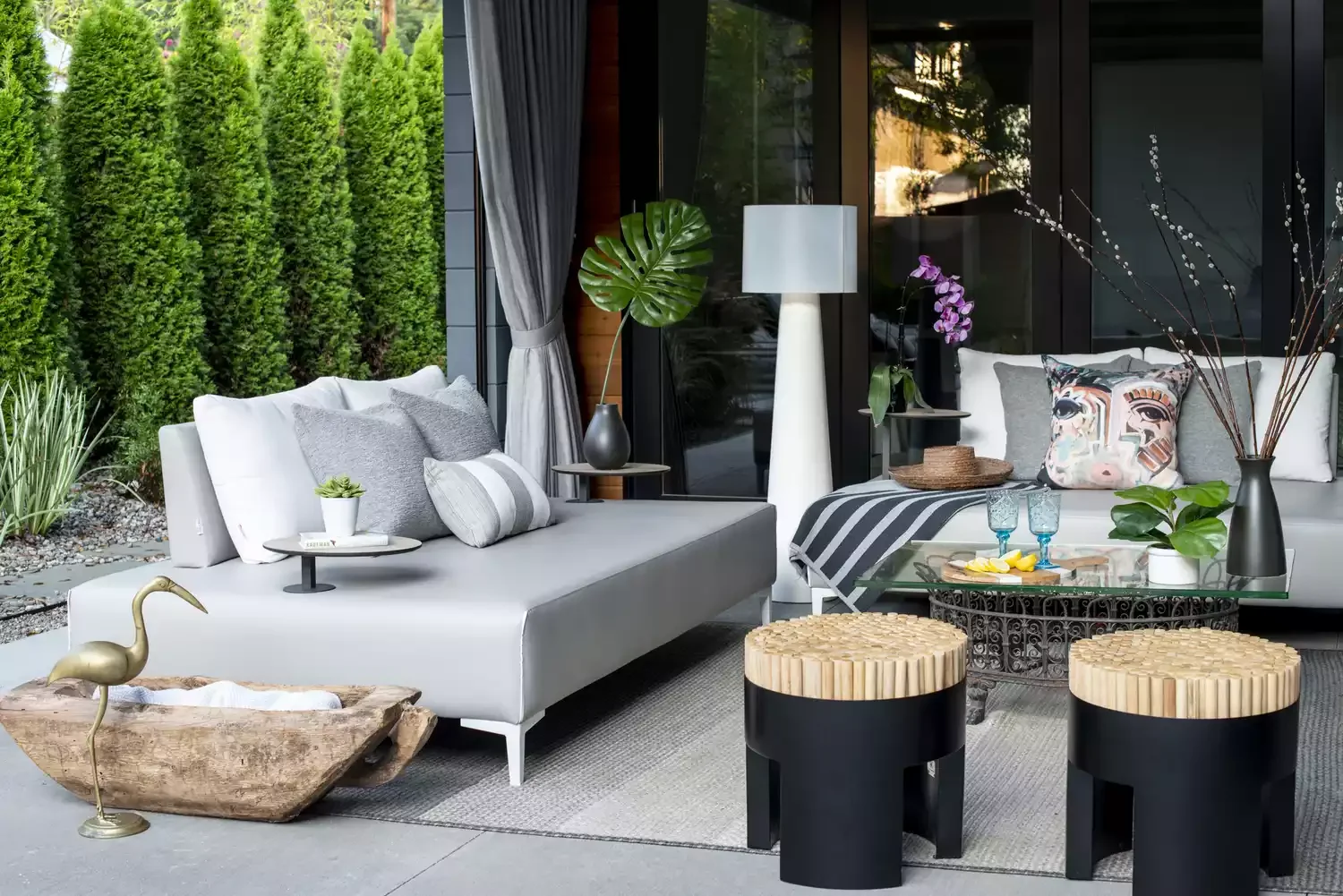 62 Stunning Screen Porch Ideas to Create the Perfect Indoor-Outdoor Retreat Layer on Decor Details