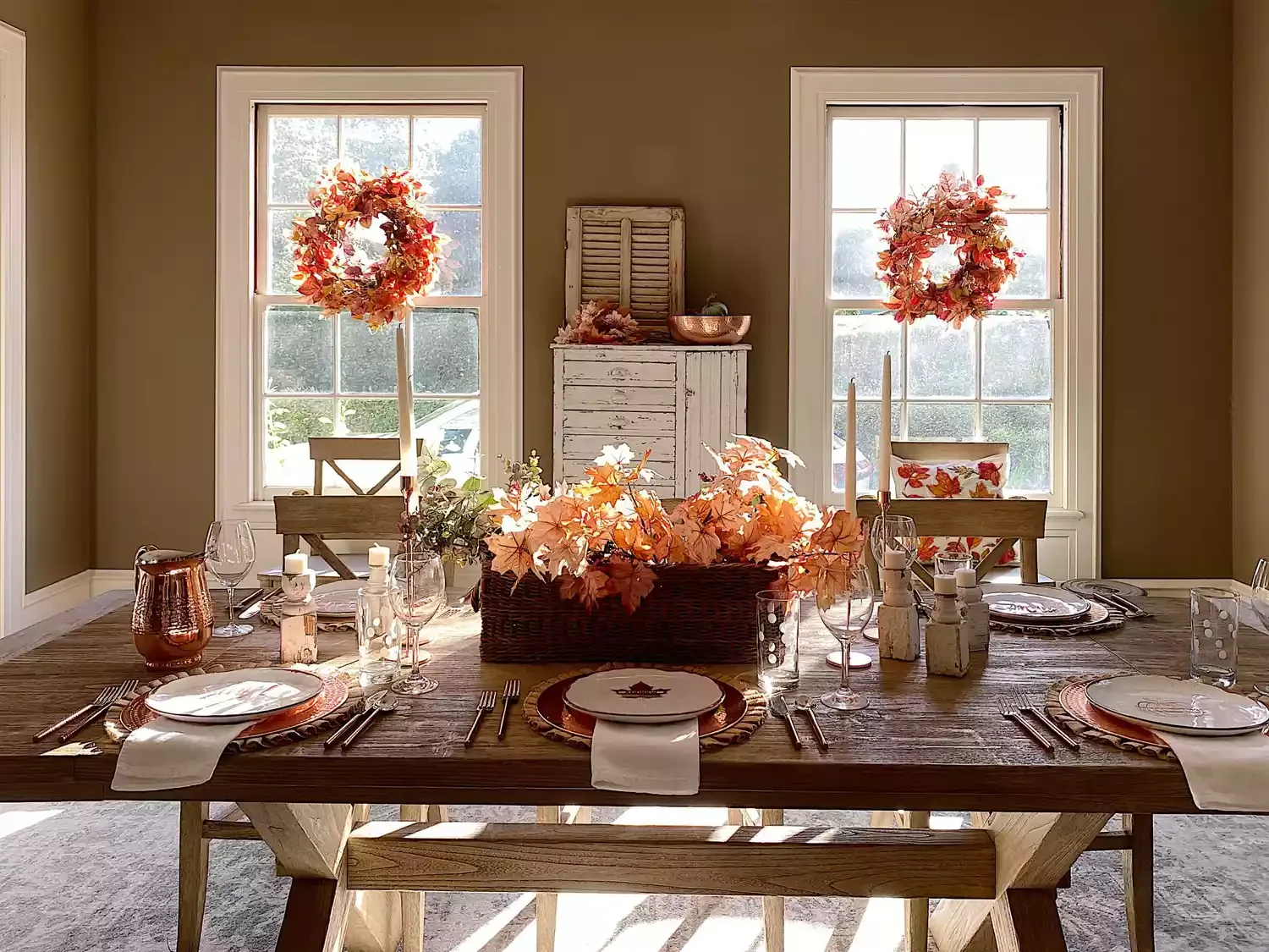 55 Stunning Thanksgiving Décor Ideas to Transform Your Home with Style 30 Leafy Fall Window Wreaths