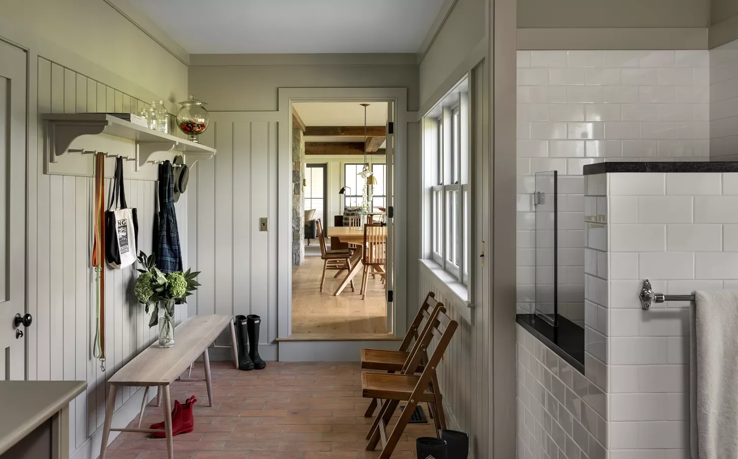 28 Incredible Dog Room Ideas That Will Make Both You and Your Furry Friend Happy 21 Leash Hooks