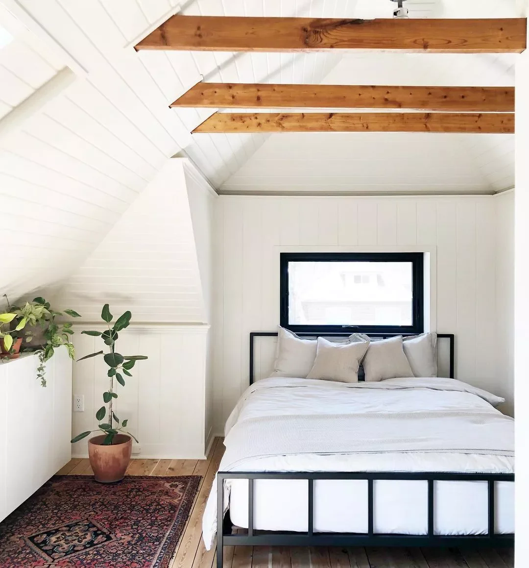 33 Cozy Attic Bedroom Ideas That Will Transform Your Space 7 Leave Rustic Beams Exposed