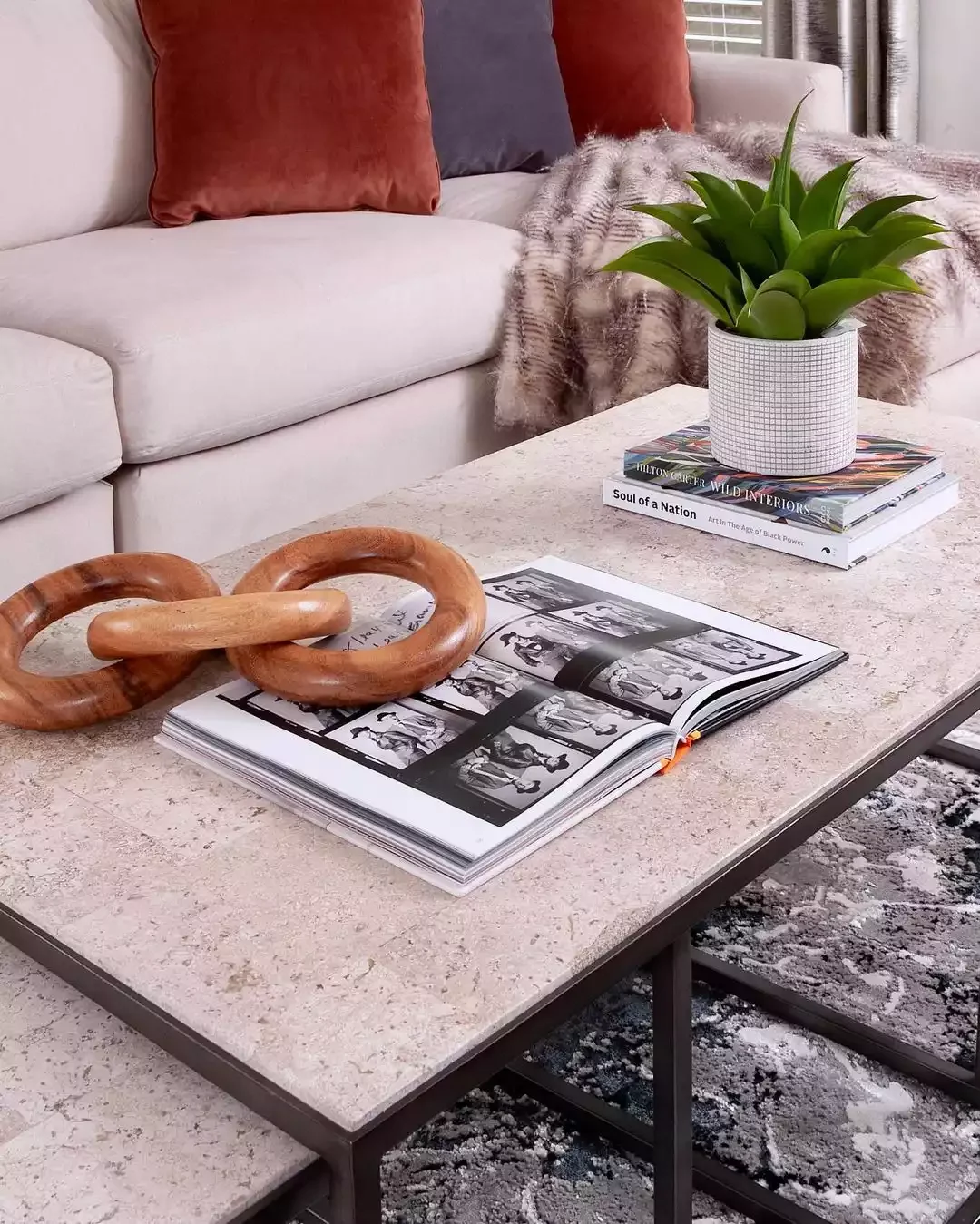 30 Stunning Coffee Table Styling Ideas That Transform Your Living Space 5 Leave a Book Open