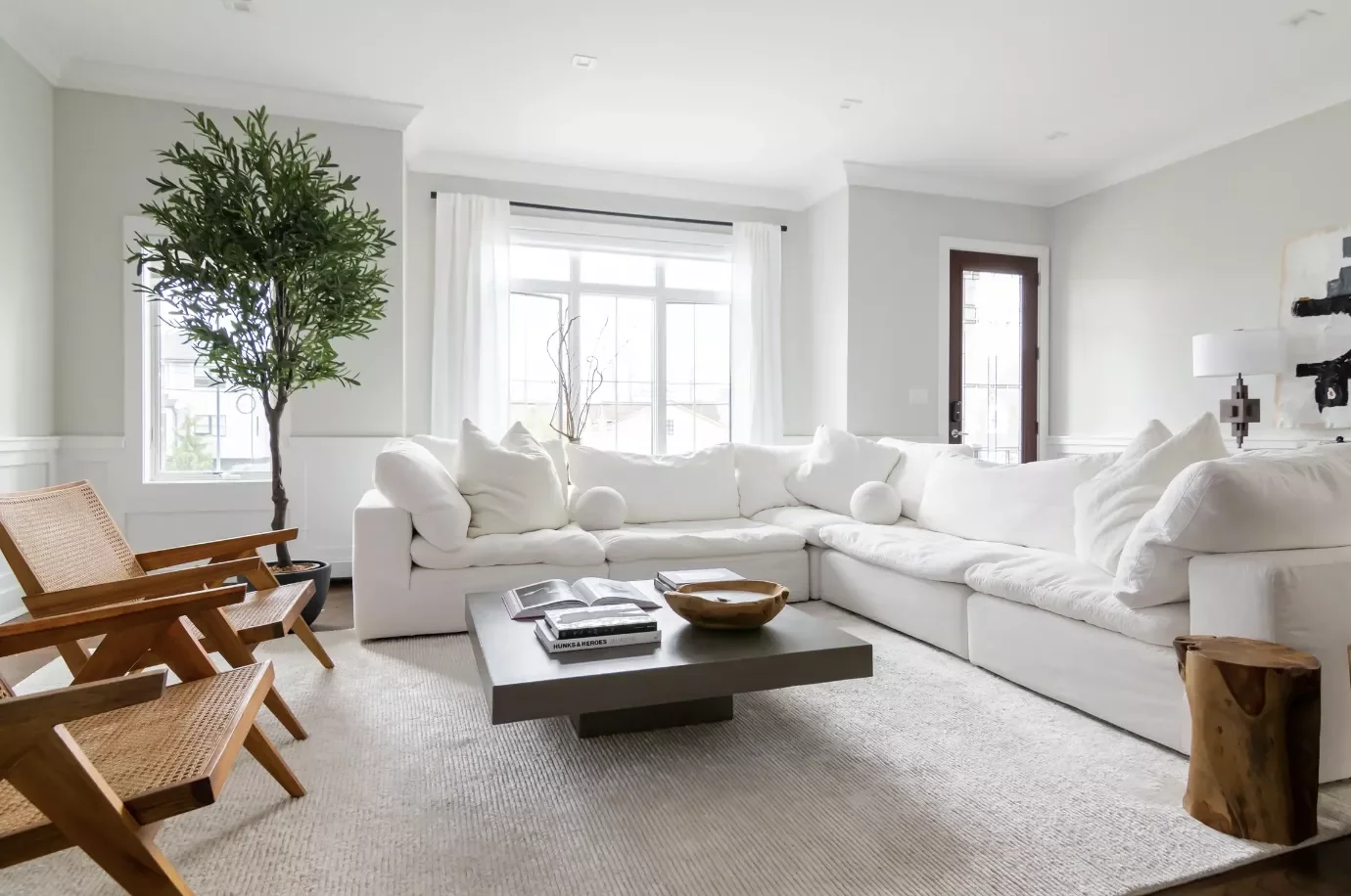 22 Stunning Sectional Sofa Ideas That Will Transform Your Living Space 21 Let Guests Crash