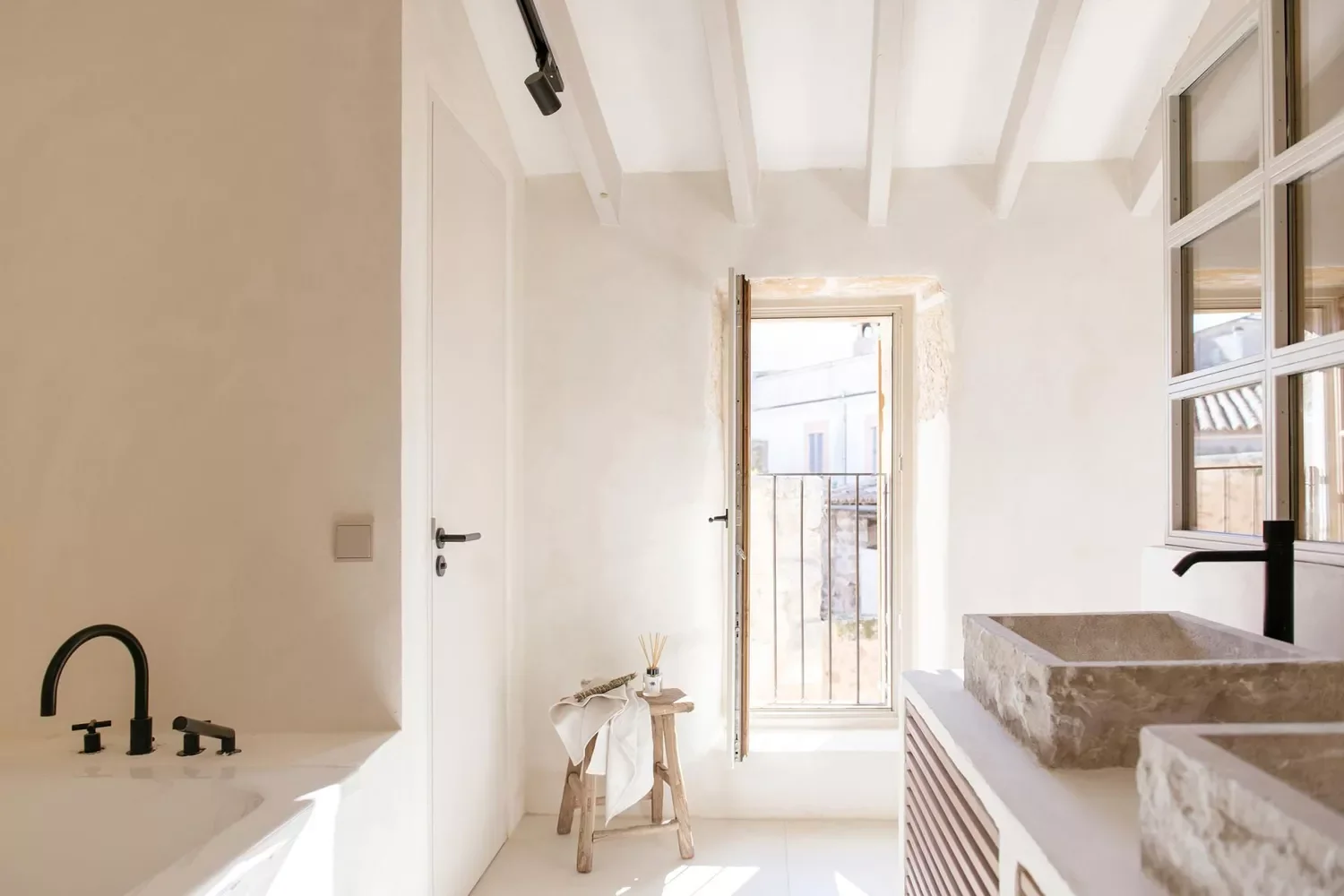 41 Stunning Bathroom Color Ideas to Transform Your Space Light Beige
