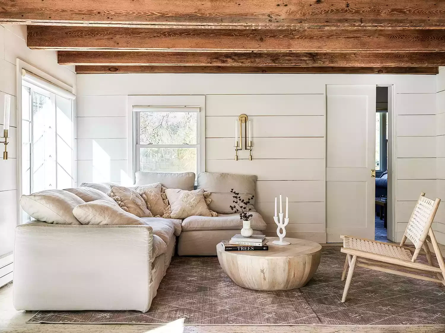 21 Stunning Earth Tone Ideas That'll Transform Your Home Into a Cozy Haven 18 Light Browns + Mixed Woods