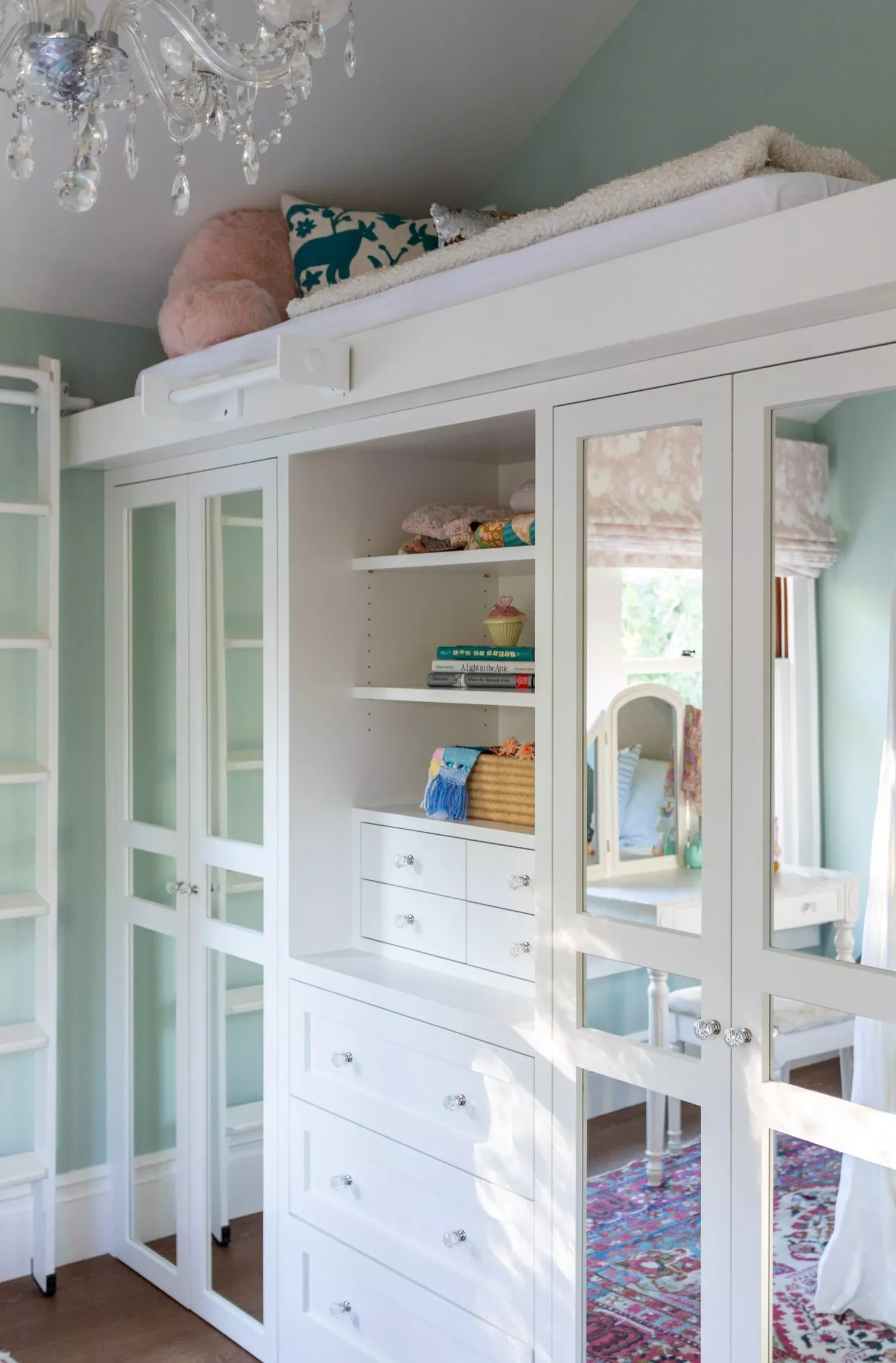 32 Stunning Green Accent Wall Ideas That'll Transform Your Space 12 Light Green Accent Wall
