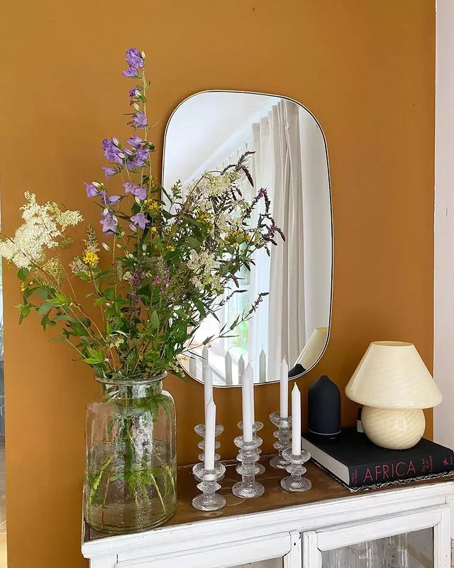 20 Brilliant Ways to Decorate Your Home with Candles 11 Light Up Your Entryway