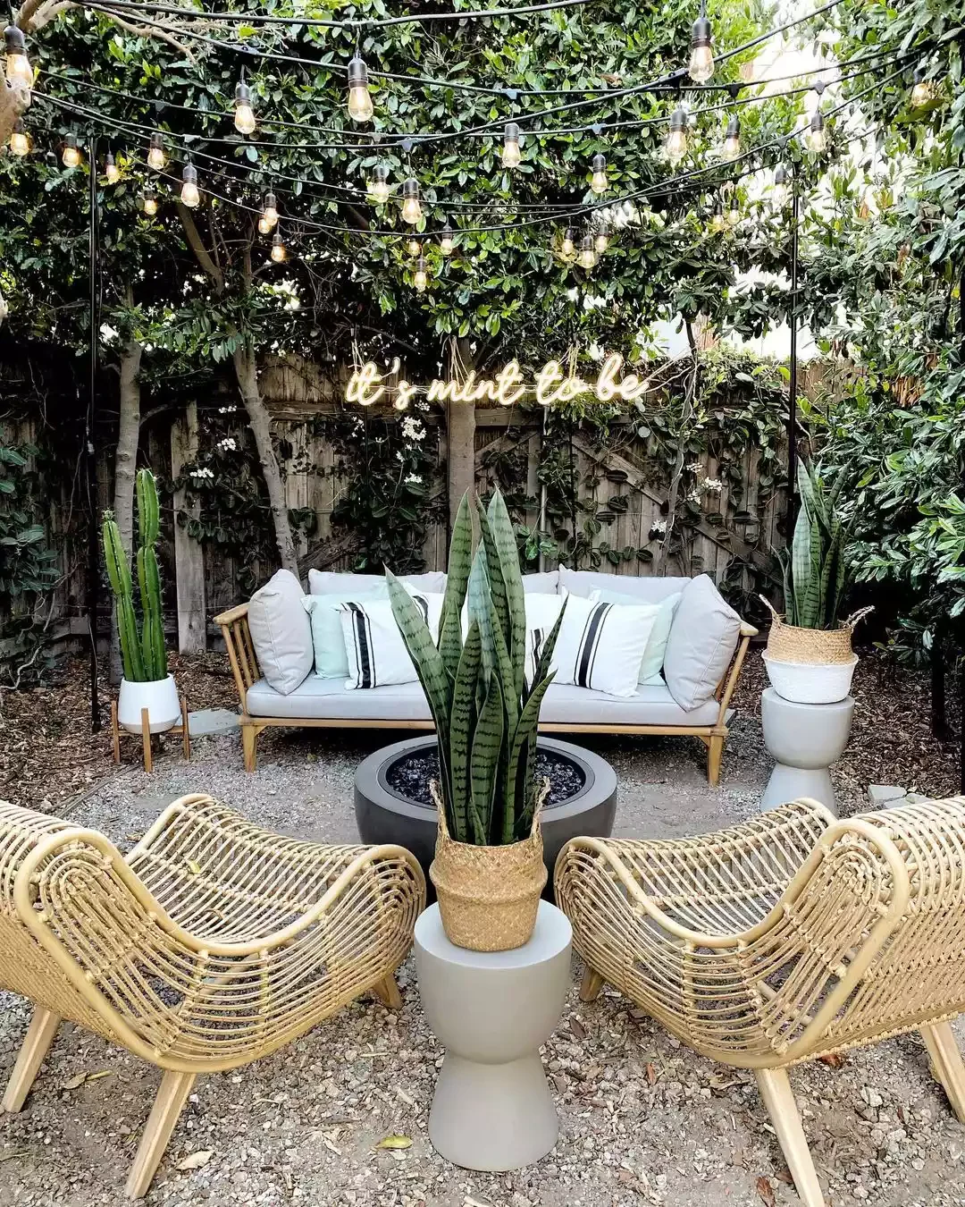 60 Garden Decor Ideas That Transform Your Outdoor Space Light Up Your Garden