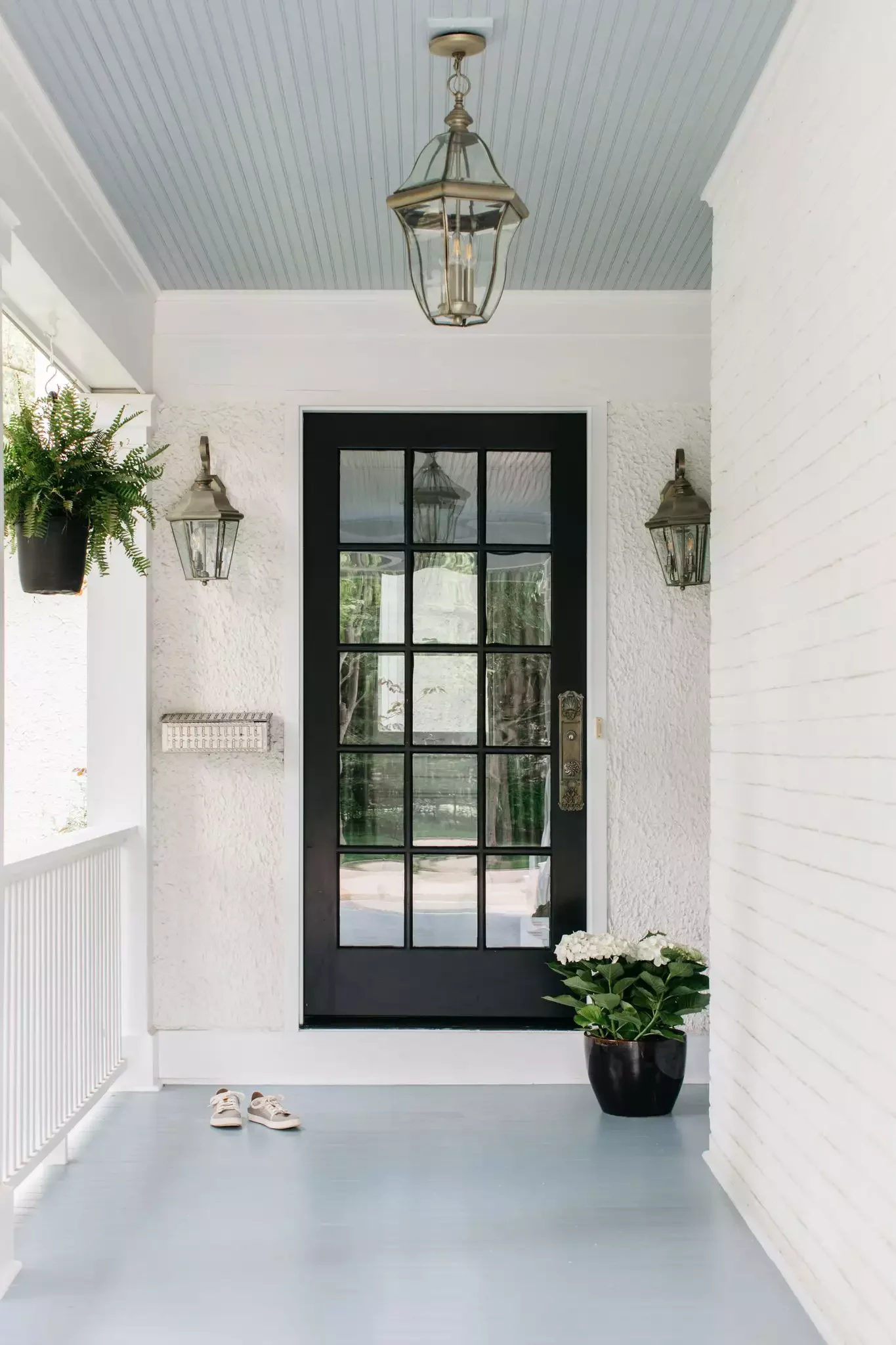 25 Stunning Front Porch Lighting Ideas to Transform Your Home's Entrance 12 Light the Path