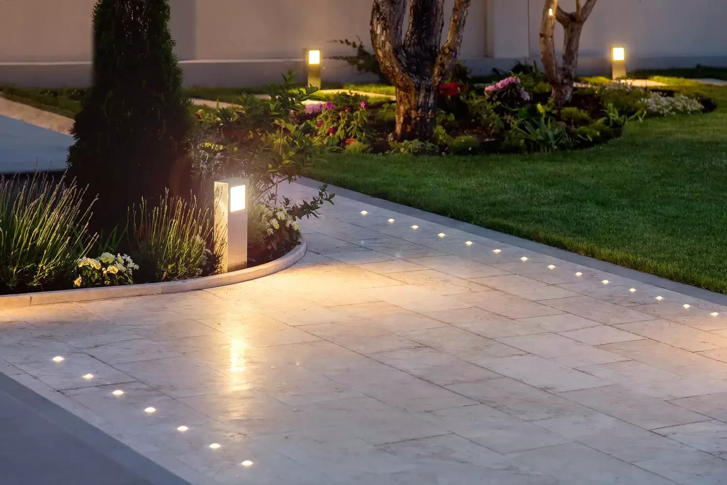 45 Beautiful Backyard Pathway Ideas to Transform Your Outdoor Space Light the Way
