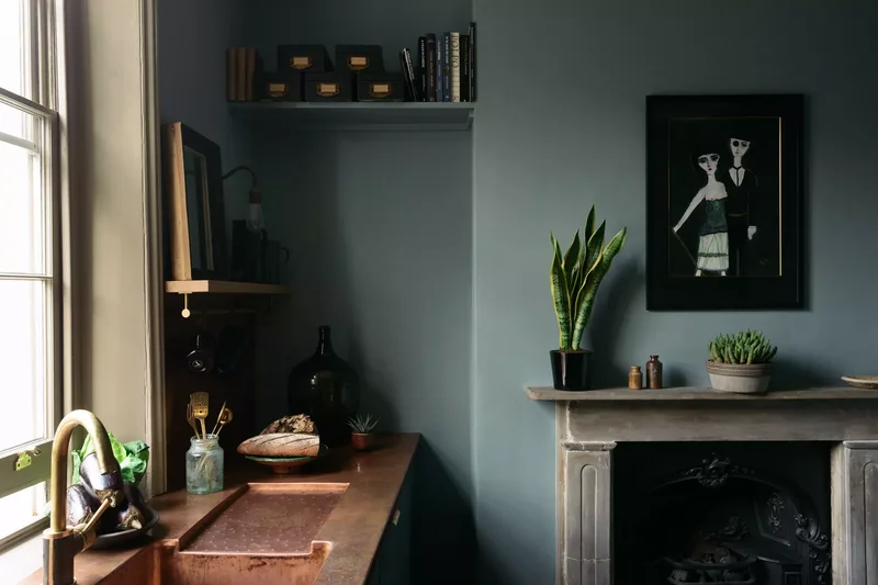 32 Living Room Mantle Decor Ideas That Add Style and Warmth 17 Live Plants on the Mantel