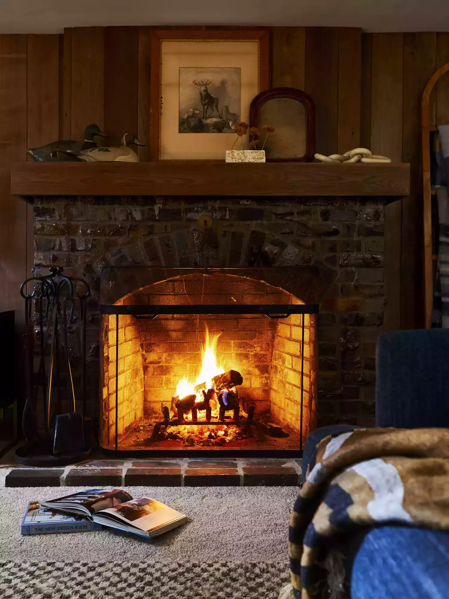 30 Enchanting Halloween Fireplace Mantel Ideas to Transform Your Space 22 Look for Vintage Decor